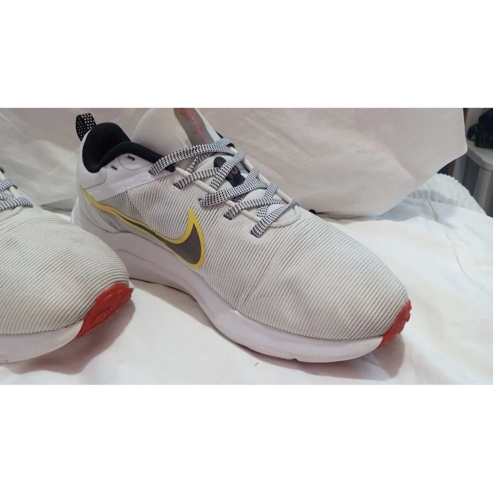 Nike Women’s Running Shoes – Size 8